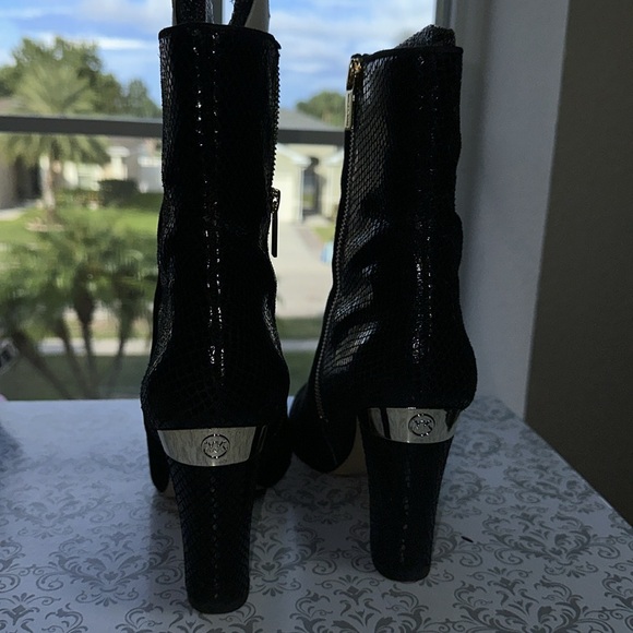 Loved Michael Kors boots! - Picture 3 of 6